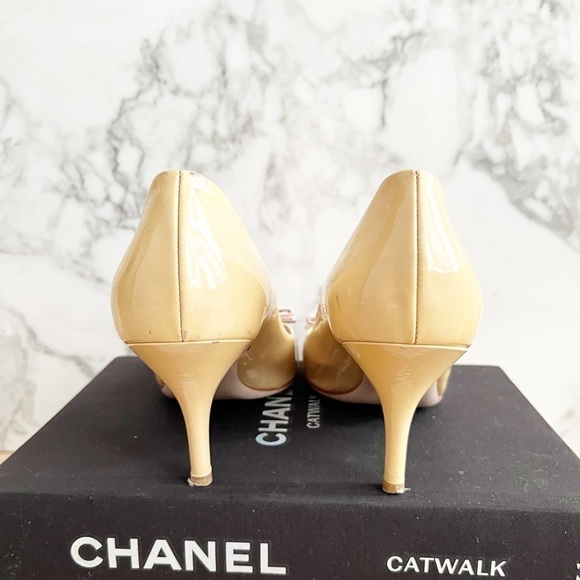 Salvatore Ferragamo Beige Patent Leather Ribes Vara Bow Peep Toe Pumps - Picture 10 of 11